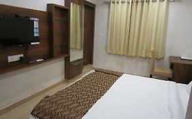 Hotel Divine Inn